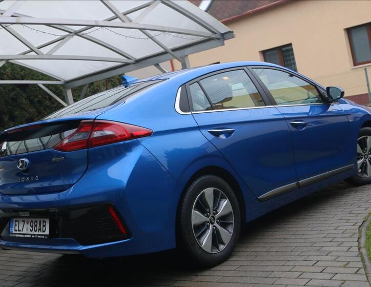 Hyundai IONIQ 11