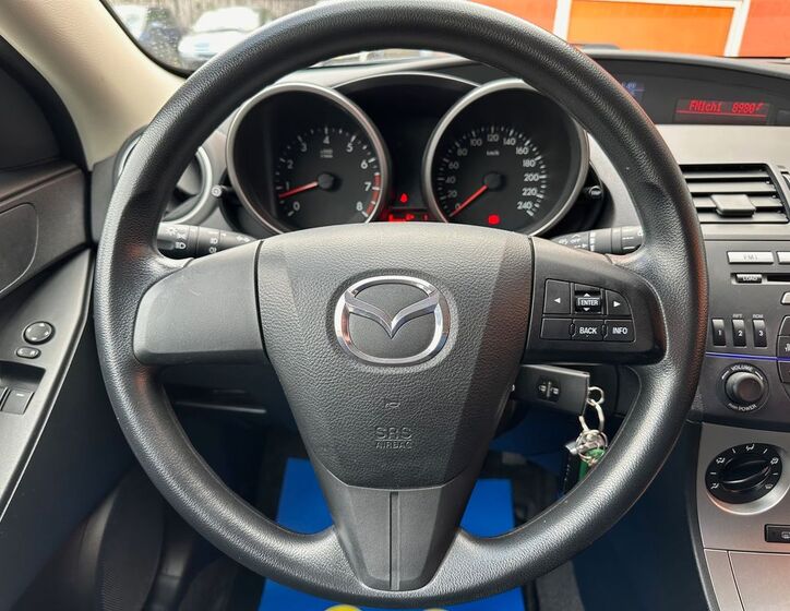 Mazda 3 10
