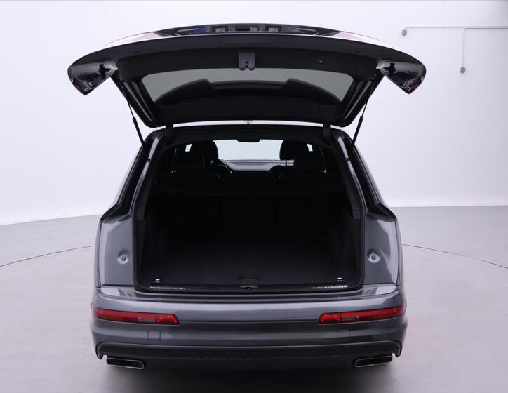 Audi Q7 9
