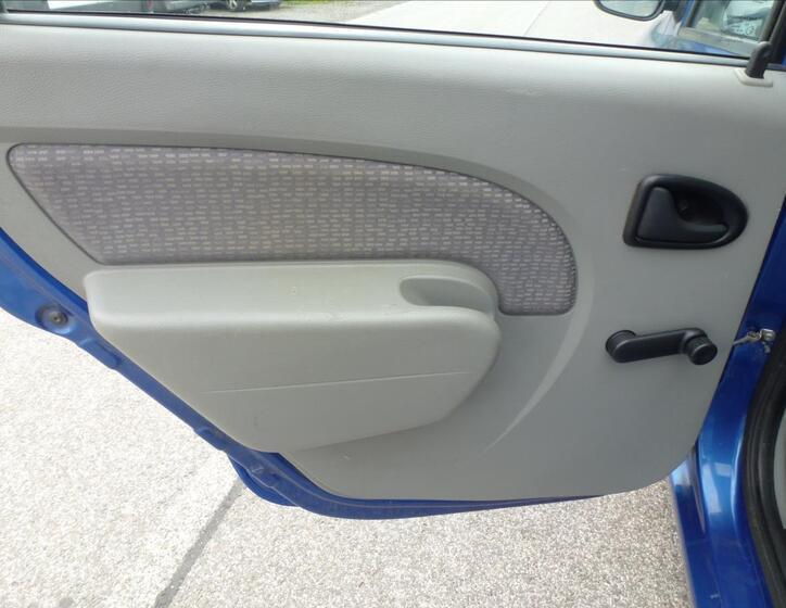 Dacia Logan 16