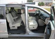 Chrysler Town & Country 12