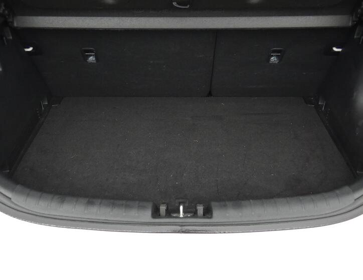 KIA Rio 19