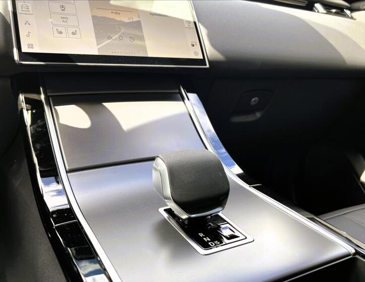 Land Rover Range Rover Velar 15
