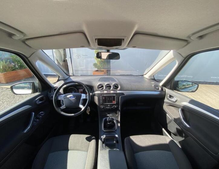 Ford Galaxy 14