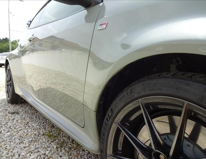 Toyota GR Yaris 10