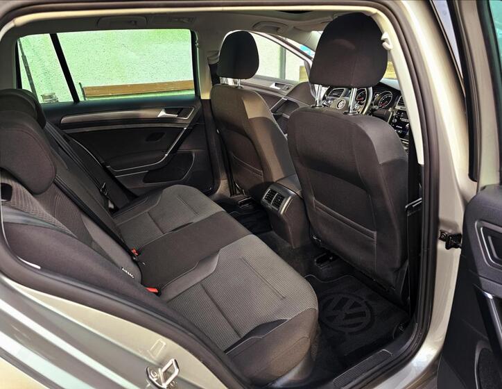 Volkswagen Golf 32