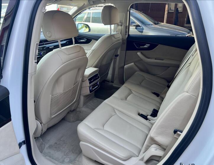 Audi Q7 14