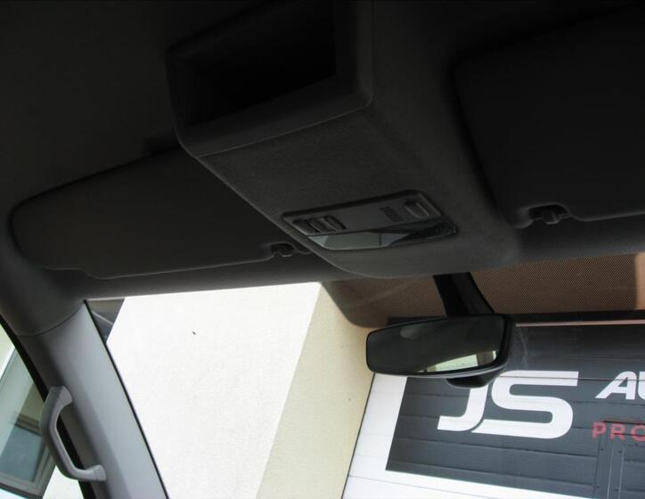 Volkswagen Transporter 22