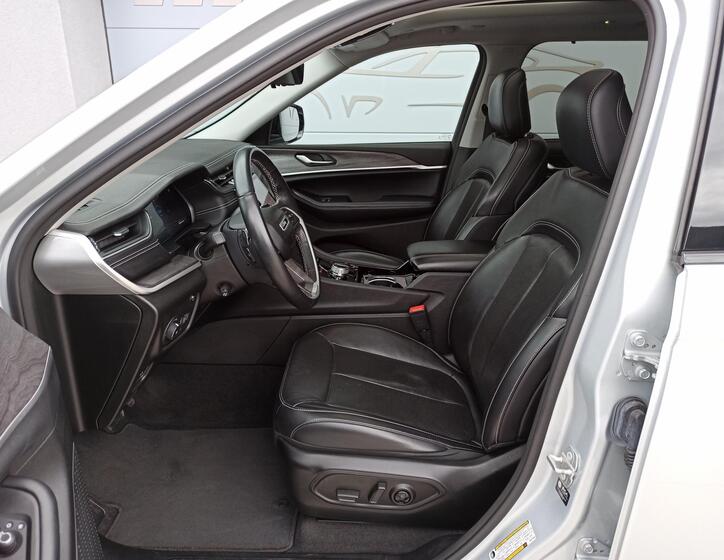 Jeep Grand Cherokee 16