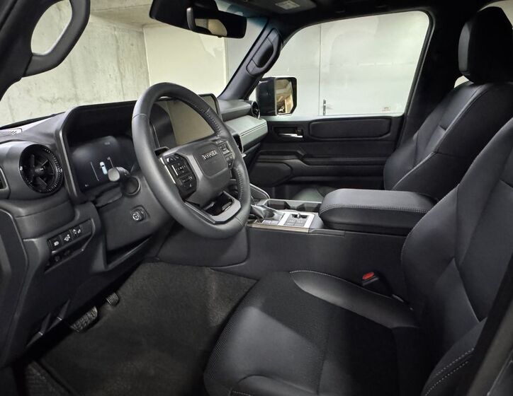 Toyota Land Cruiser 9