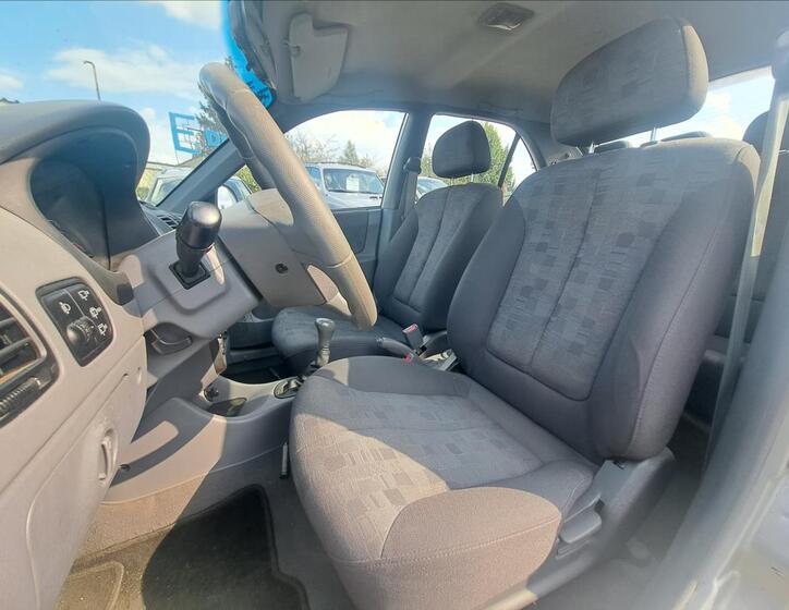 Hyundai Accent 21