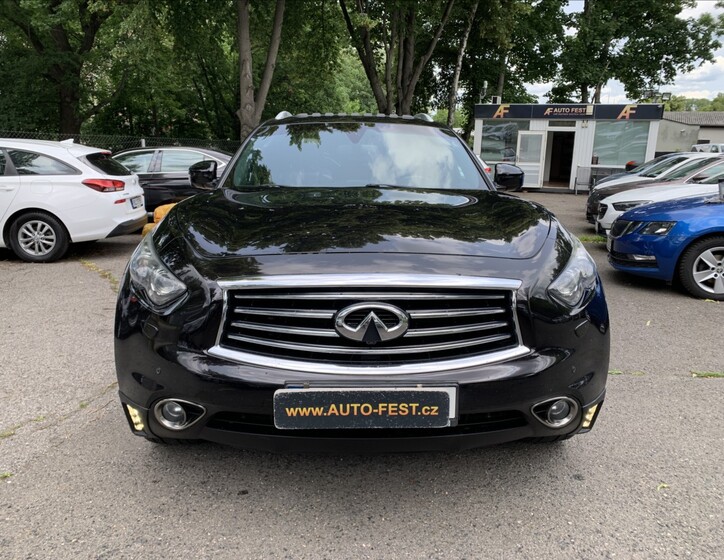 Infiniti QX70 2