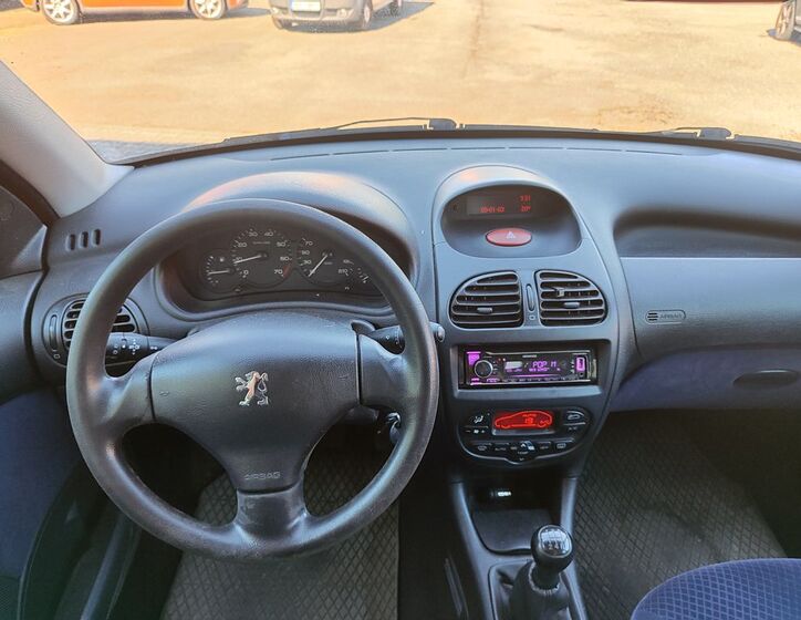 Peugeot 206 12