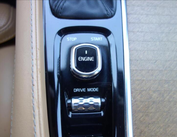 Volvo XC90 32