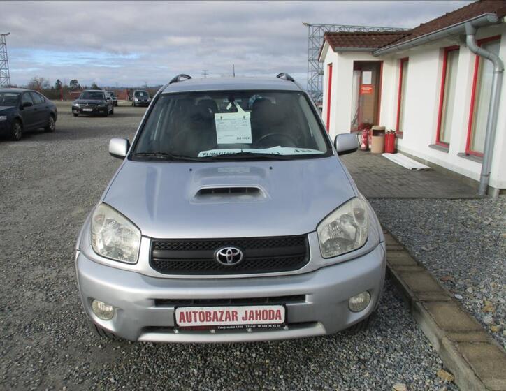 Toyota RAV4 2