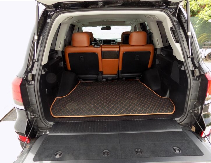 Lexus LX 570 8
