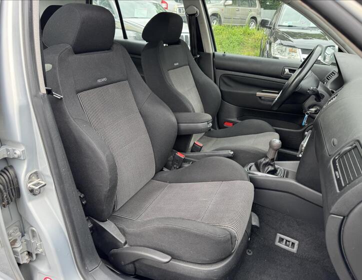 Volkswagen Golf 33