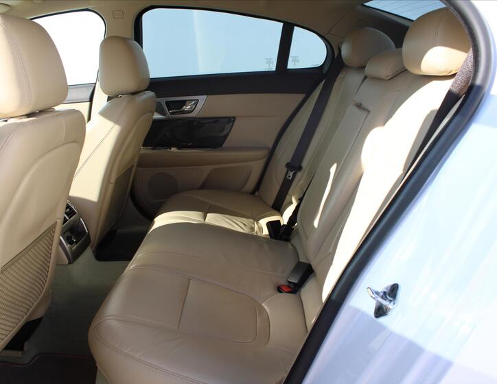 Jaguar XF 11