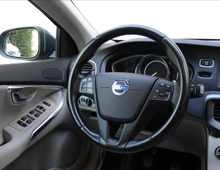 Volvo V40 22