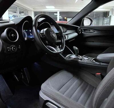 Alfa Romeo Stelvio 6