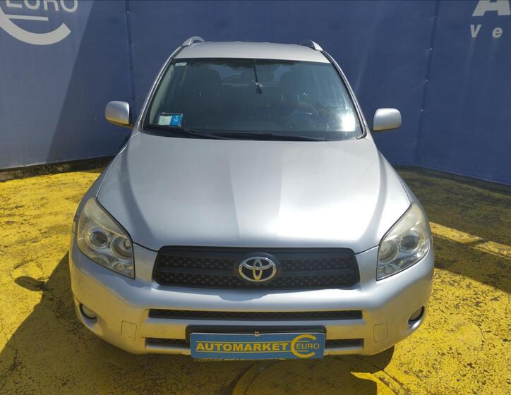 Toyota RAV4 2