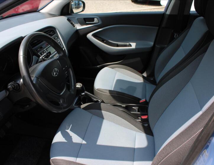 Hyundai i20 9