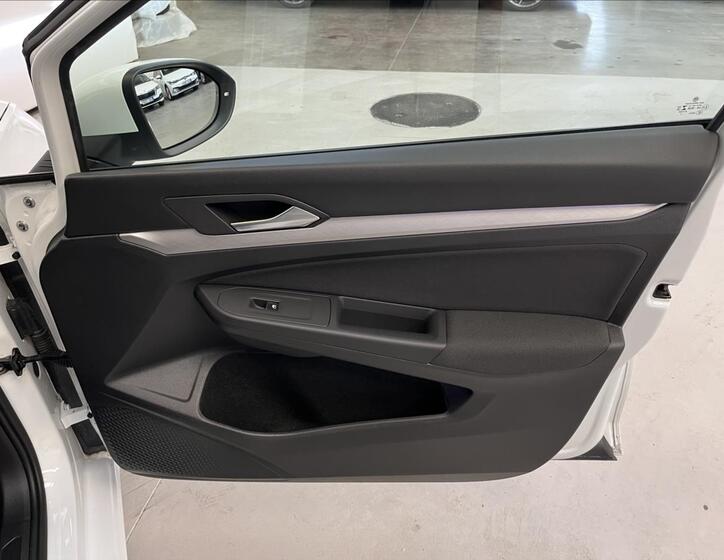 Volkswagen Golf 26