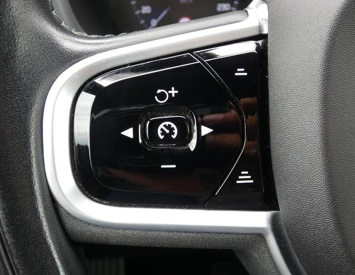 Volvo XC60 11