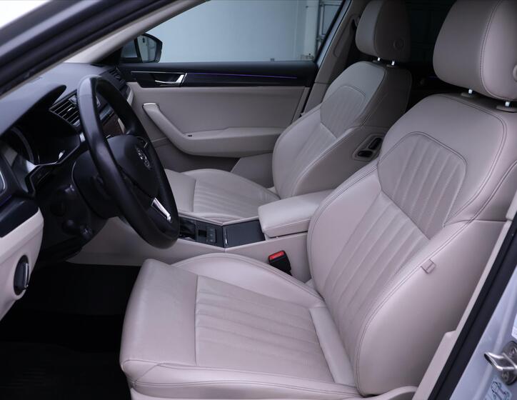 Škoda Superb 12