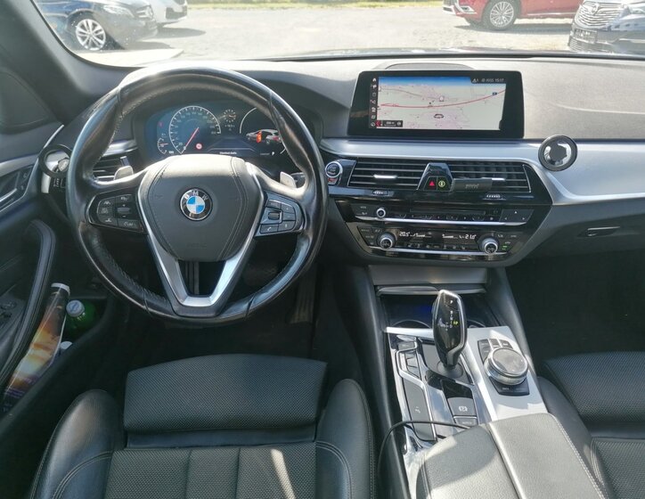 BMW Řada 5 8