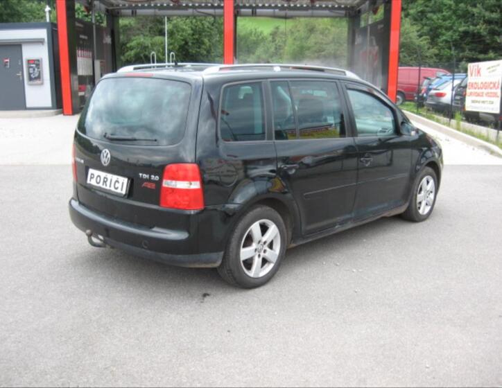 Volkswagen Touran 6
