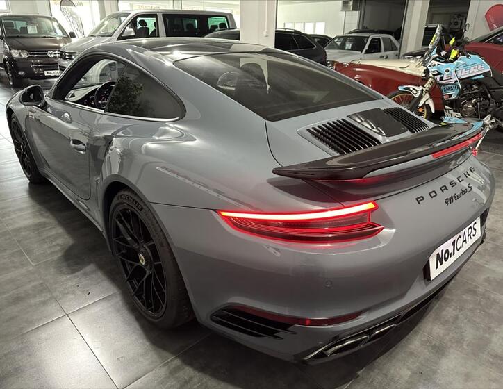 Porsche 911 4