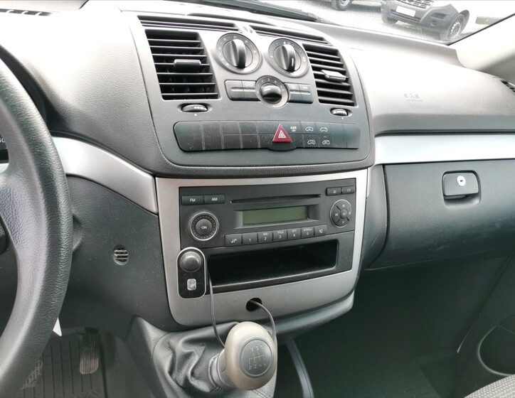 Mercedes-Benz Vito 11