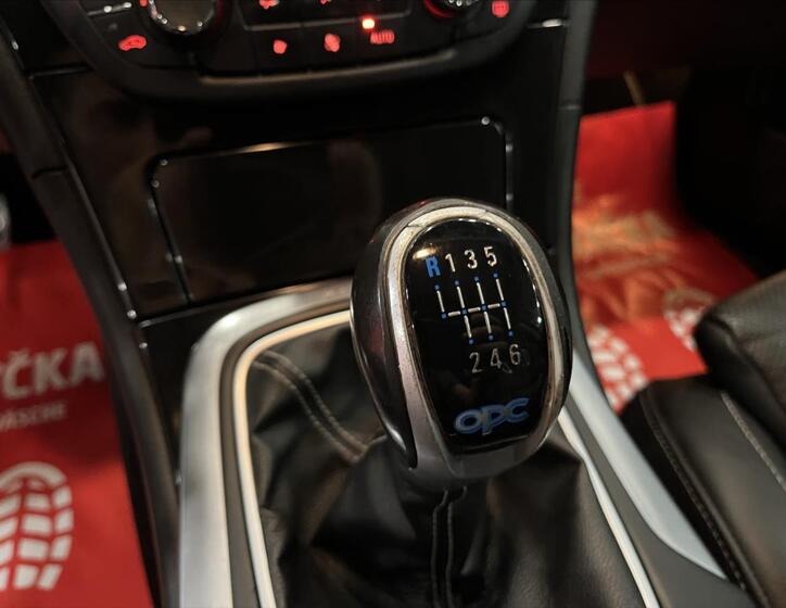 Opel Insignia 15