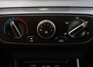 Hyundai i20 15