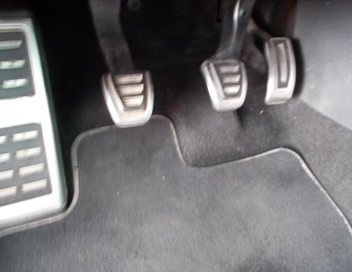 Volkswagen Golf 24