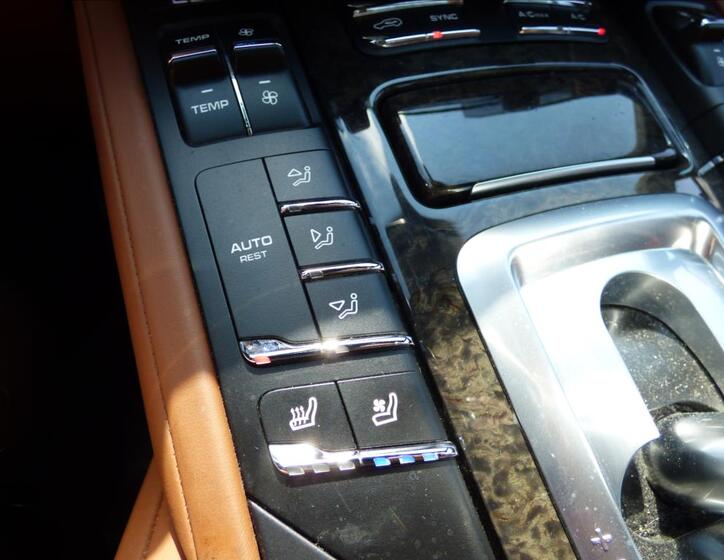Porsche Cayenne 36