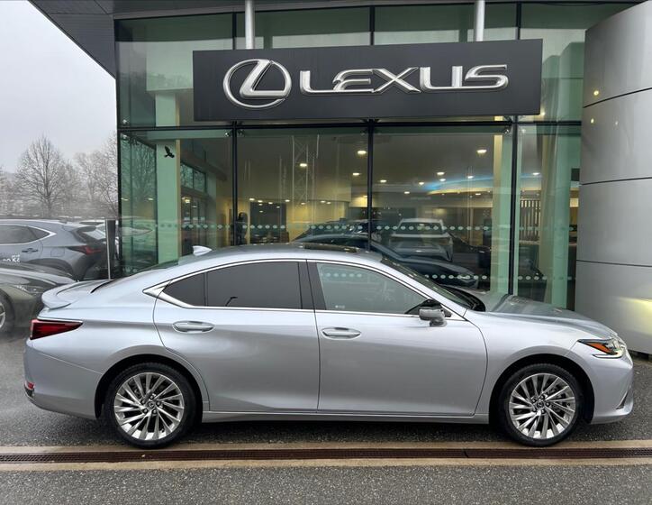 Lexus ES 300h 8