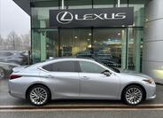 Lexus ES 300h 8