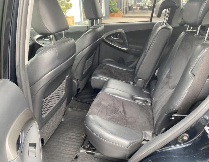 Toyota RAV4 12