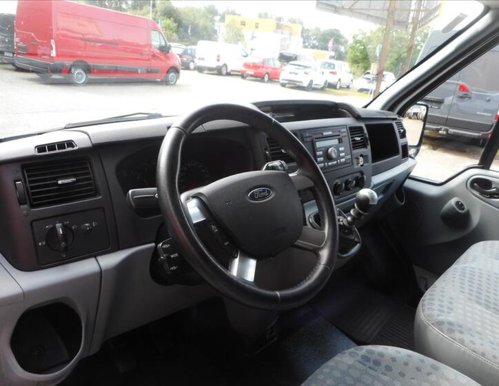 Ford Transit 9