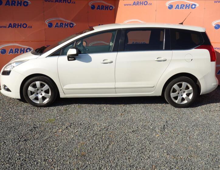 Peugeot 5008 4