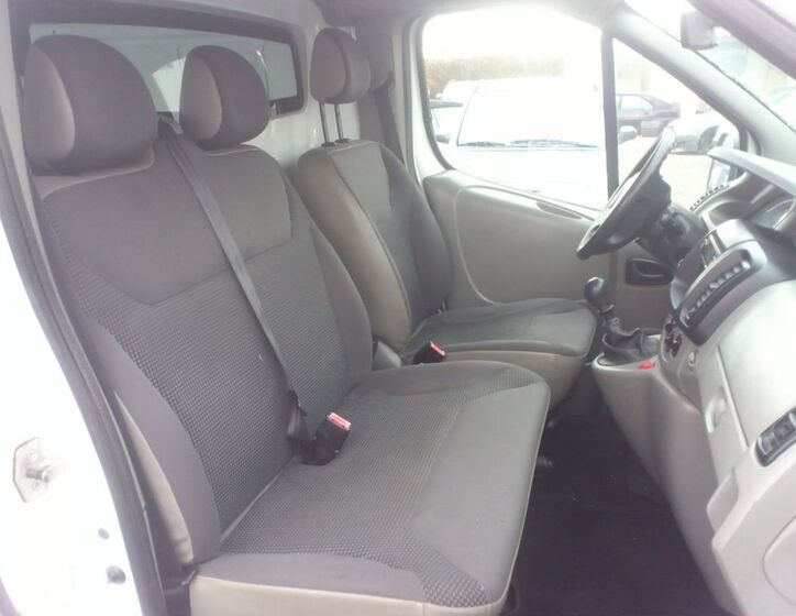 Opel Vivaro 12