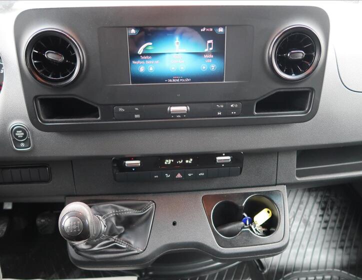 Mercedes-Benz Sprinter 14