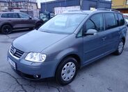 Volkswagen Touran 1