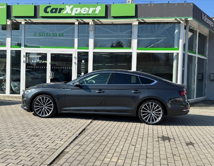 Audi A5 4