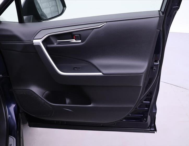 Toyota RAV4 12