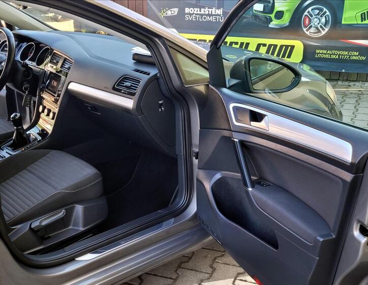 Volkswagen Golf 25