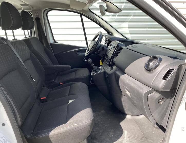 Opel Vivaro 8