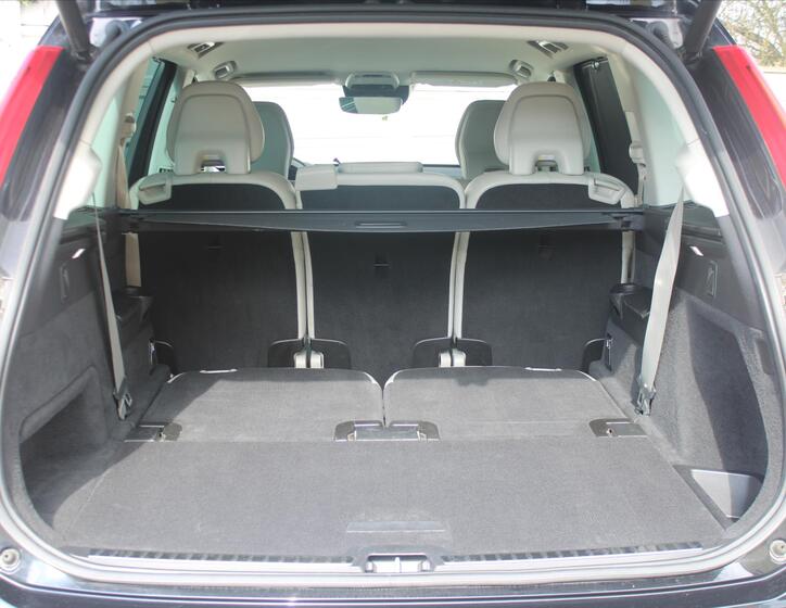 Volvo XC90 13